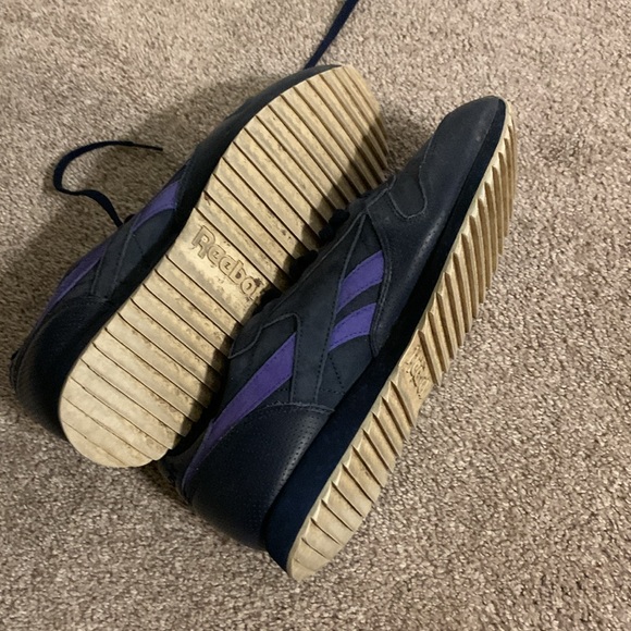 Reebok Sneakers - Size 9 - Picture 2 of 5